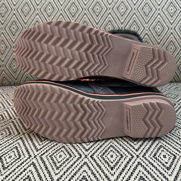 Women’s Sorel Boots - Picture 3 of 4